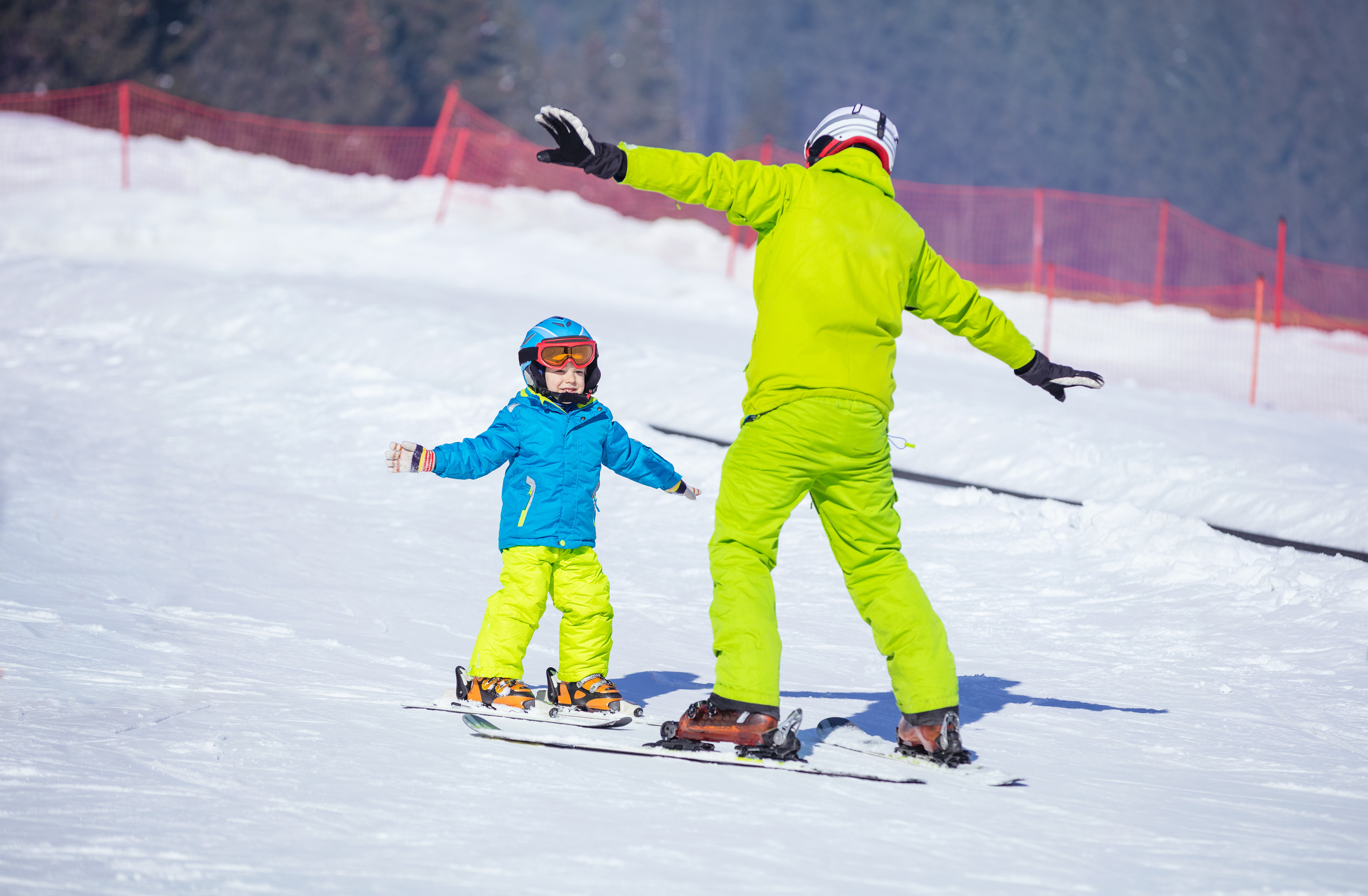 Lyžařský instruktor, školička nebo vy sami? 5 znaků, podle kterých poznáte, zda zvládnete naučit své dítě lyžovat